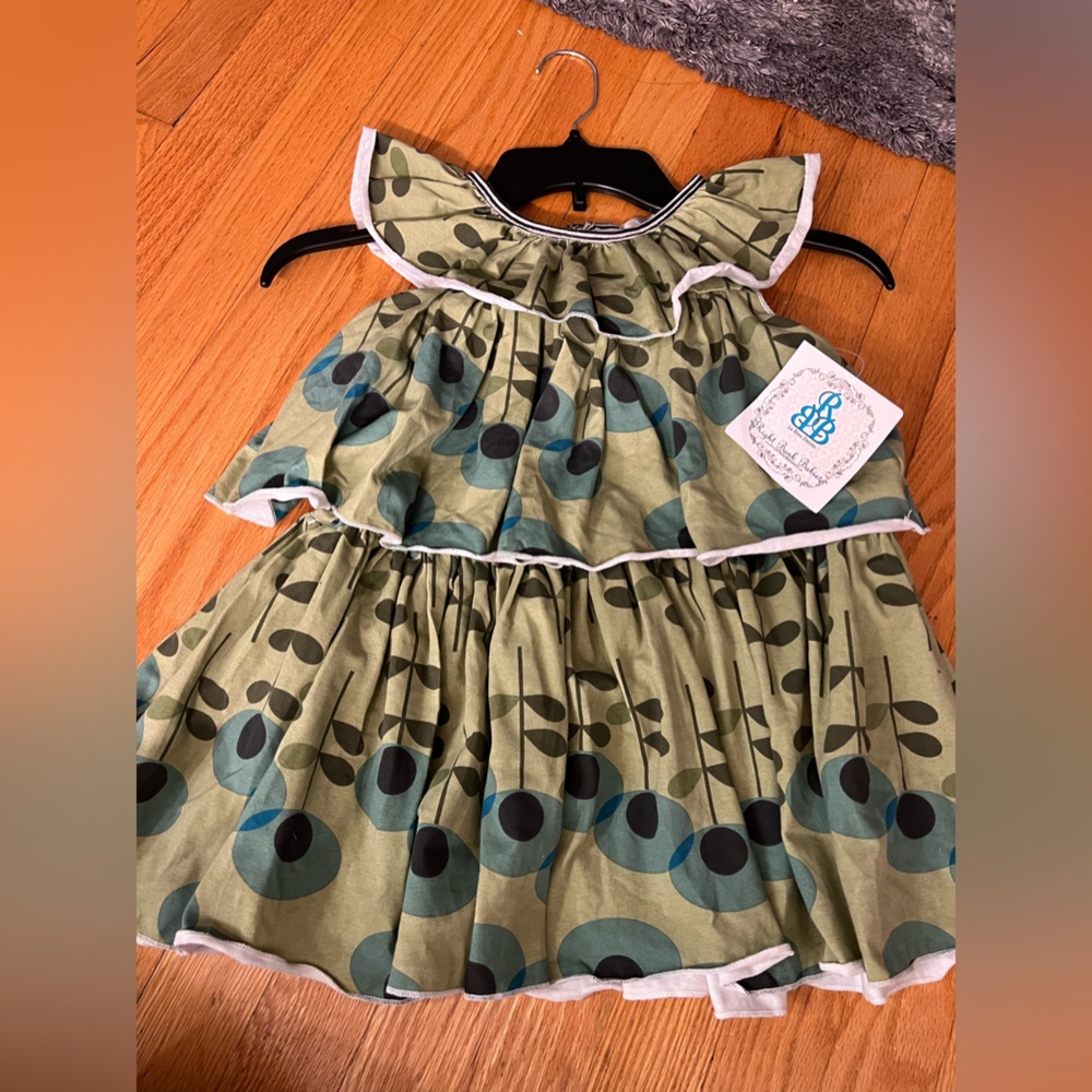 Green right bank babies boutique Dress